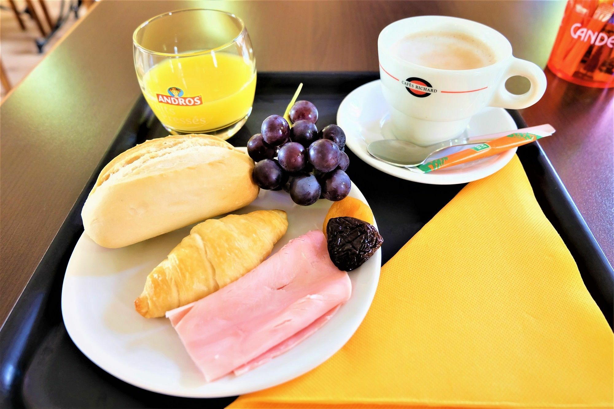 Logis La Caravelle Hotel 3*
