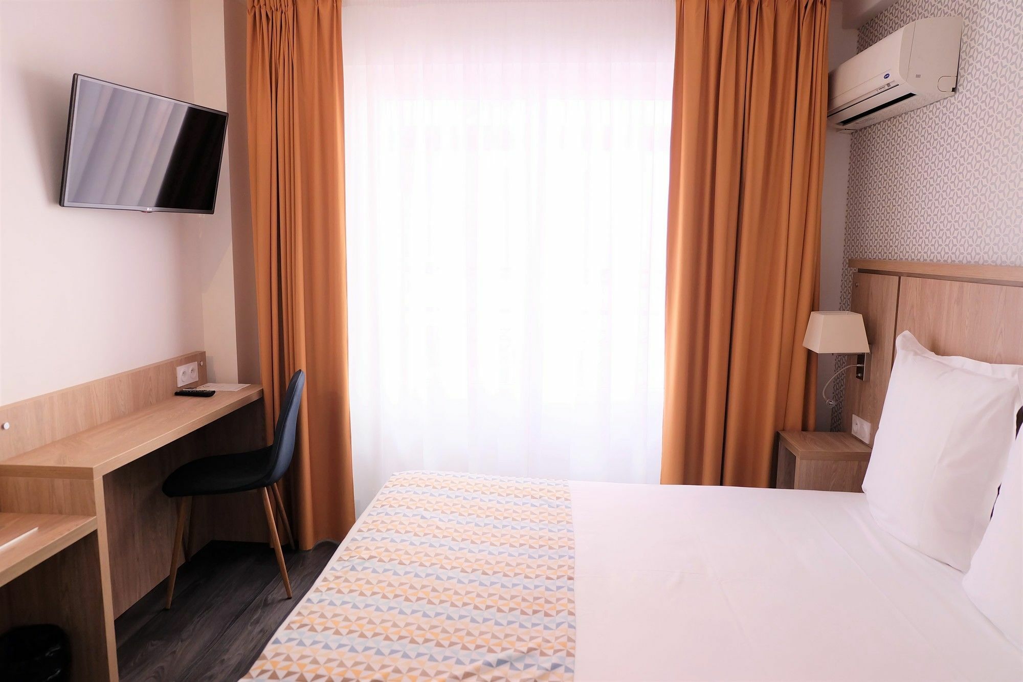 Logis La Caravelle Hotel